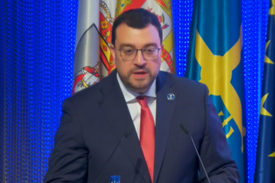 Adri&aacute;n Barb&oacute;n